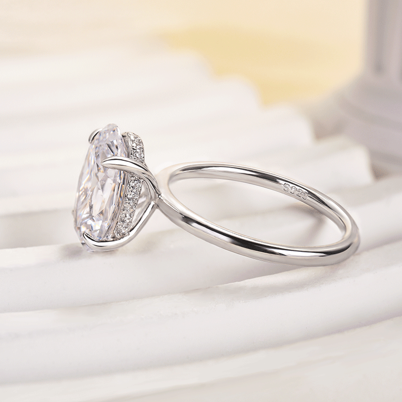 Velirella Yellow Gold 3.5 Carat Oval Cut Solitaire Engagement Ring In Brass - Velirellajewelry