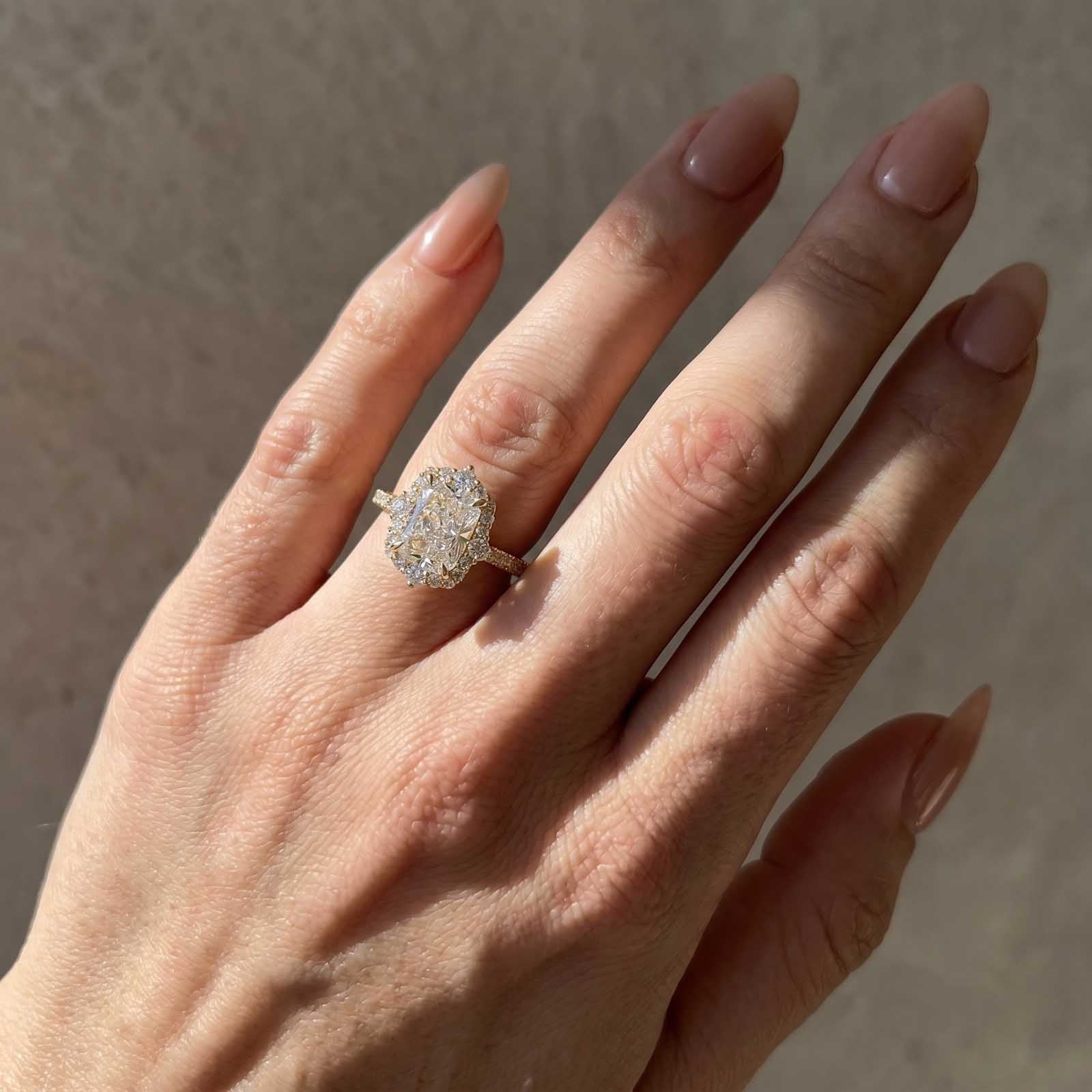 Gorgeous Halo 3.5Ct  Radiant Cut Simulated Diamond Vintage Daily Wear Ring