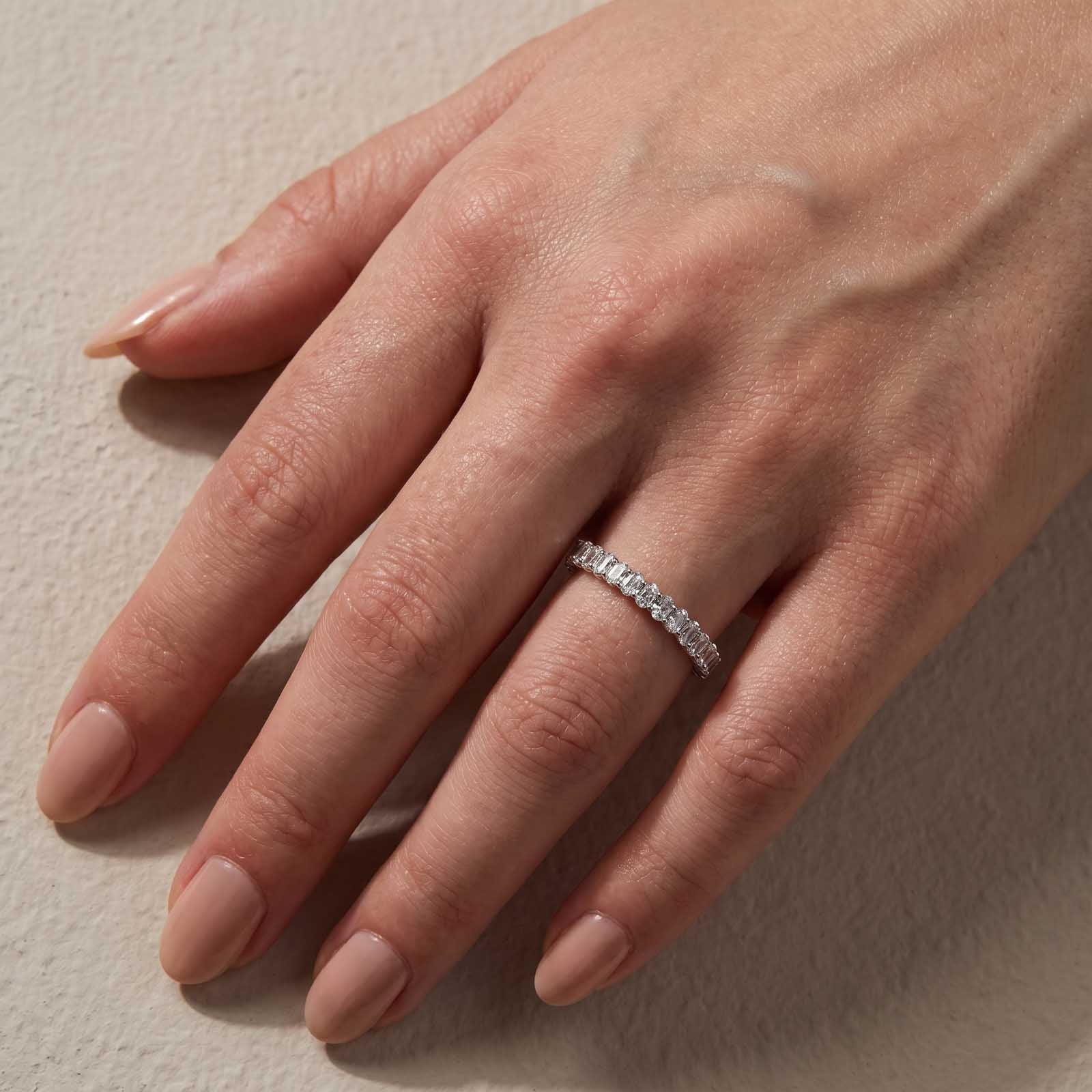Brass 3 Ct Oval Cut Simulated Diamond Wedding Band Ring For Women In Brass